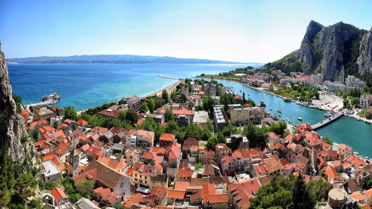 Apartments & Restaurant Galeb Marusici  Exteriér fotografie